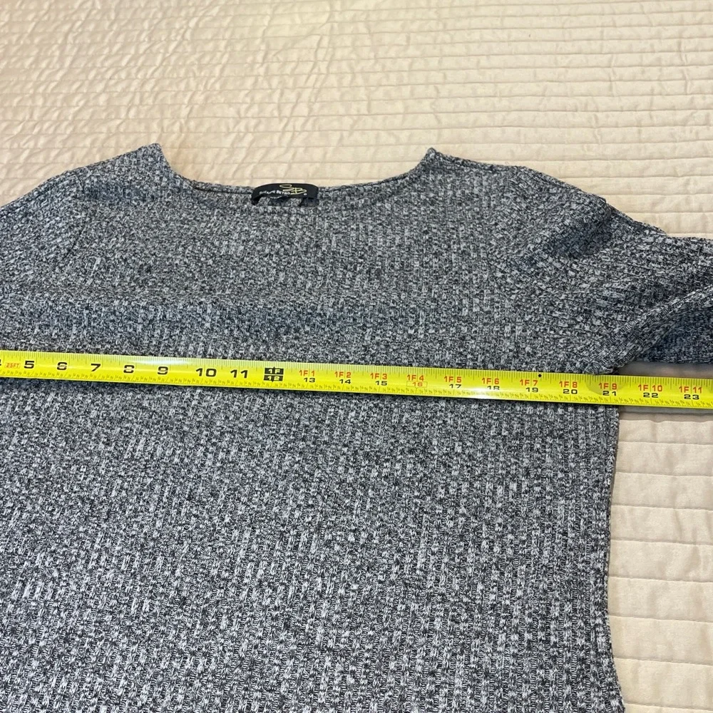 Suzanne Betro Gray Sweater WOMENS SIZE L PULLOVER BELL SLEEVES